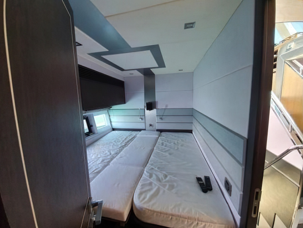 Продается моторная яхта Galeon 700 Skydeck